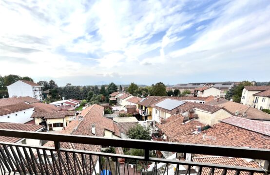 CANDIOLO &#8211; CENTRO PAESE &#8211; TRILOCALE &#8211; DA RISTRUTTURARE– IMMOBILE VENDUTO, NON DISPONIBILE –